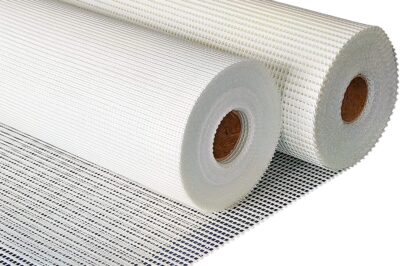 纤维材料的质量对玻纤网格布的强度有什么影响？