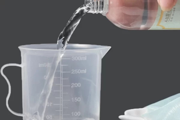 聚酯树脂和环氧树脂在性能上有什么区别？