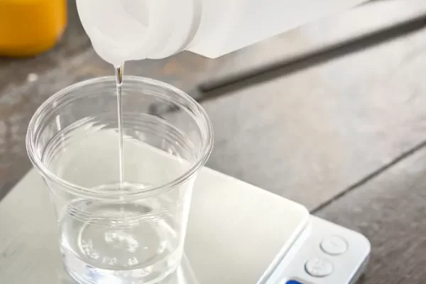 初学者的树脂铸造（如何制作树脂晶洞艺术）