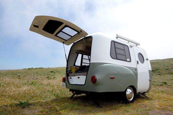 有没有什么特别的产品可以用来保护玻璃钢表面？