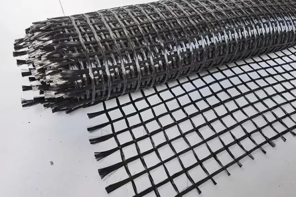 碳纤维网格布的韧性和抗冲击性能如何在实际应用中进行增强？