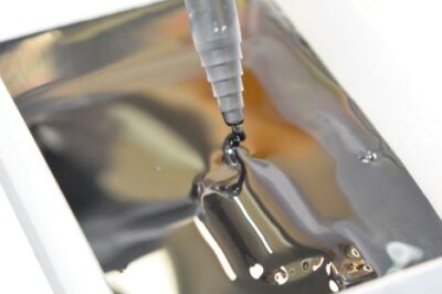 有没有一些常见的胶水渗透和流动控制问题的解决方法？