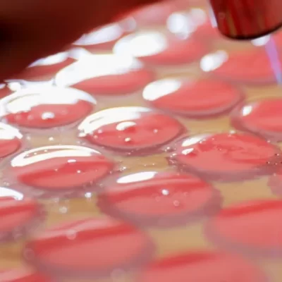 如何去除固化树脂中的气泡？