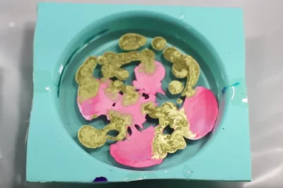 我可以在彩色环氧树脂中添加什么？