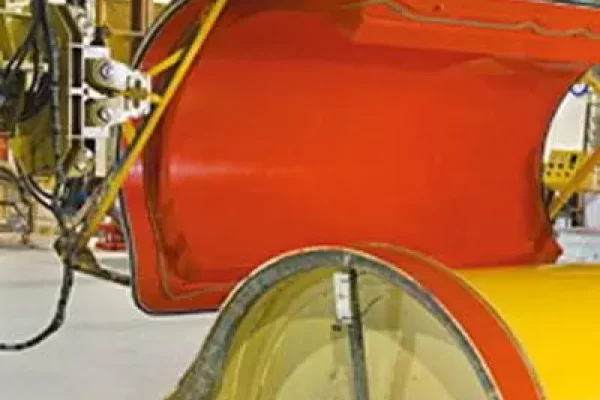 RTM 或 LRTM 工艺的预期可重复尺寸精度是多少？