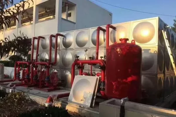 消防水箱玻璃钢的怎么处理漏水