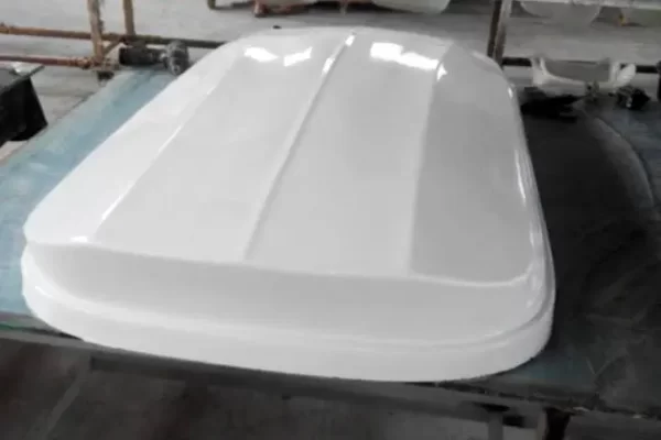 玻璃钢车顶破了如何修