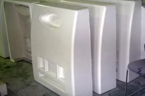 玻璃钢胶衣局部变色怎么回事