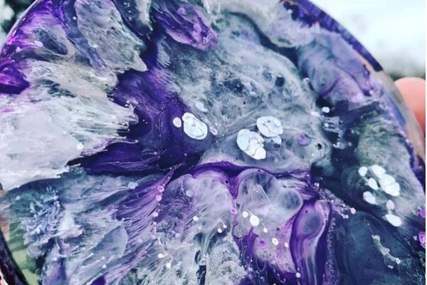 如何制作树脂杯垫 - DIY 教程