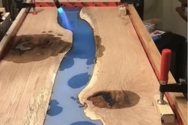 如何从环氧树脂中去除气泡？