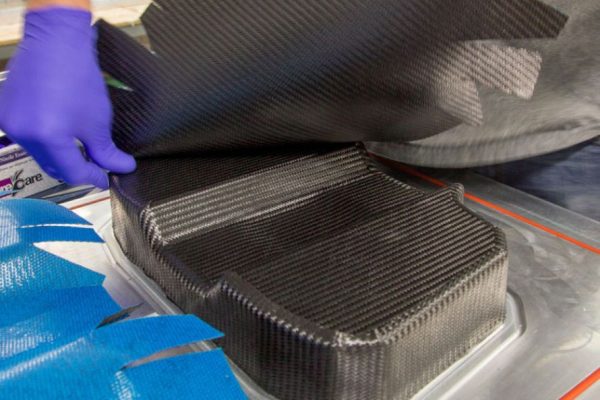 碳纤维能导电吗？