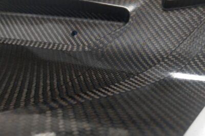 为什么碳纤维在汽车制造中变得越来越普遍？