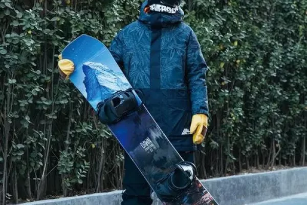 轻质碳纤维滑雪板