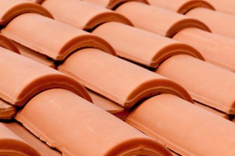 有哪些不同类型的屋顶材料？
