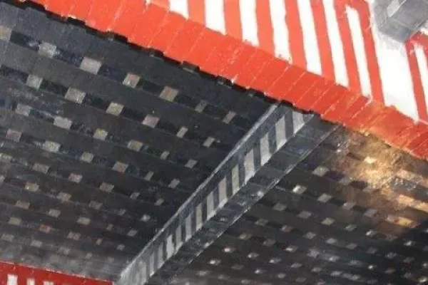 碳纤维增强聚合物（CFRP）结构加固和维修指南