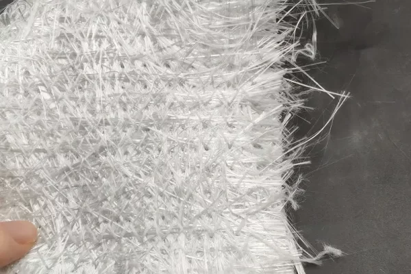 玻璃纤维布、玻璃纤维垫、碳纤维和 Kevlar®，彼此之间有何区别？