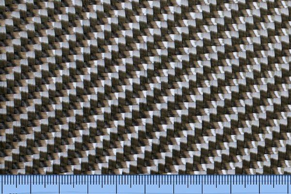 碳纤维 650 克 2x2 斜纹 - 1 米宽