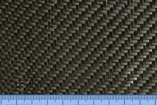 碳纤维 205g 2x2 斜纹编织 - 1250 mm 宽