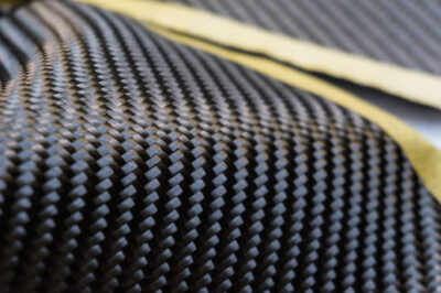 碳纤维比钛强度高吗？