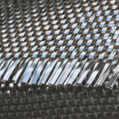 由于碳纤维是由碳制成的，所以它们不是易燃的吗？