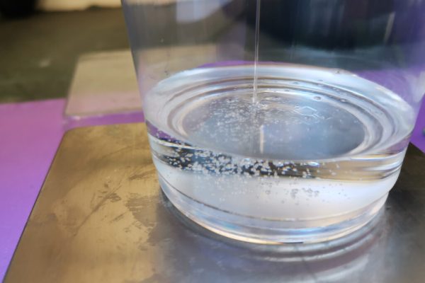 怎样消除树脂内的气泡呢？