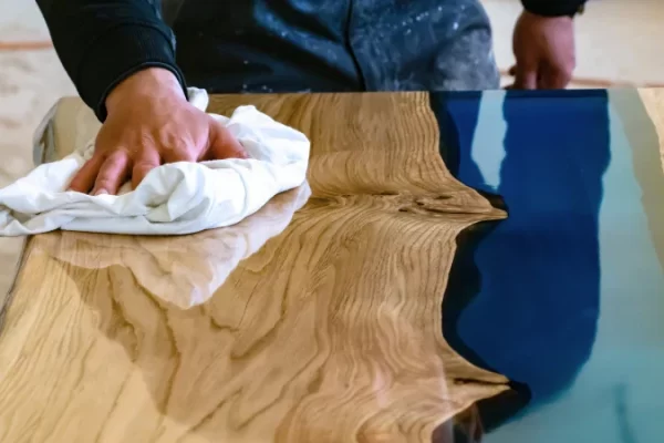 掌握使用环氧树脂打造光滑表面的技巧