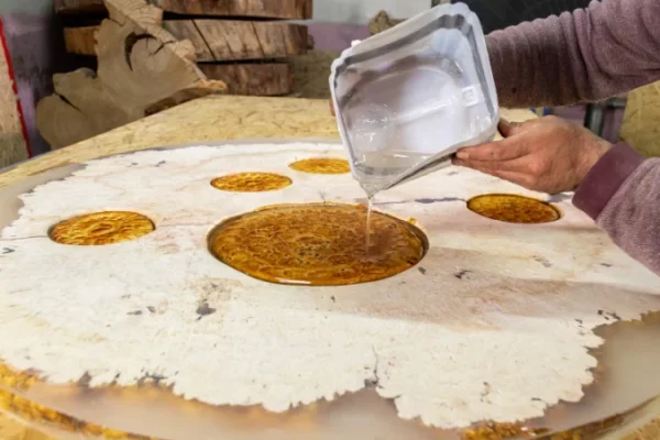 解和修复固化树脂中的裸点