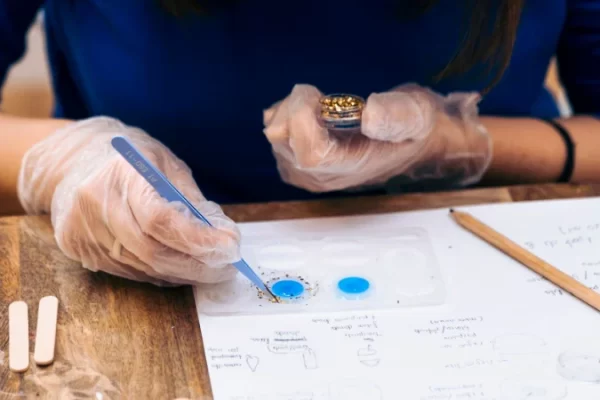 将灯光添加到树脂作品中