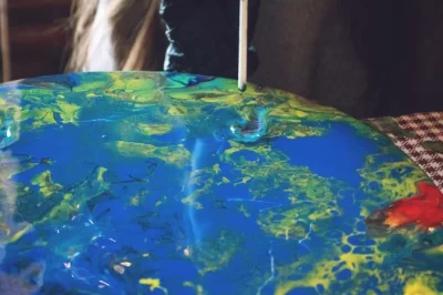 树脂中的凹凸不平：表面光滑的原因和解决方法