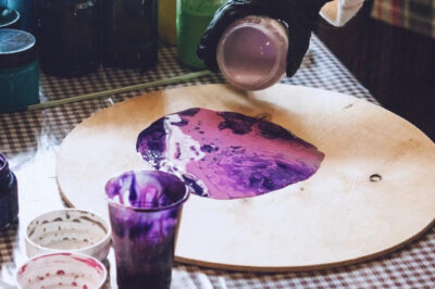 树脂艺术与丙烯酸浇注：揭示主要差异