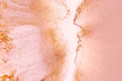 为什么我的固化树脂中会出现裸露的斑点？