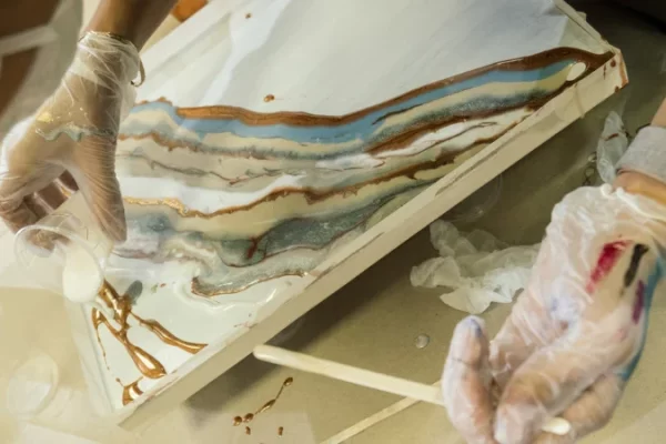 对于初学者而言，哪种环氧树脂产品最具成本效益？