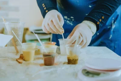 制作树脂艺术的第一步是什么？