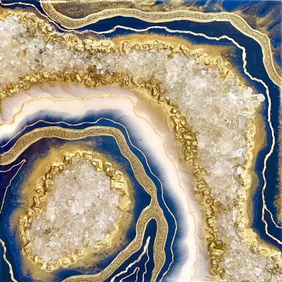 如何在没有硅胶模具的情况下制作树脂艺术品？