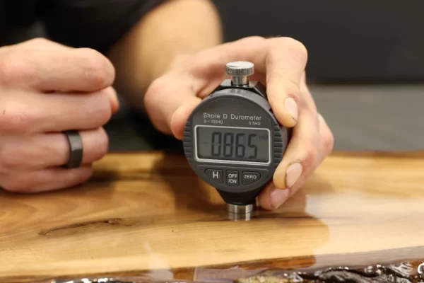 影响环氧树脂硬度的因素是什么？