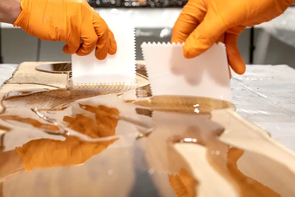 环氧树脂比玻璃更硬吗？