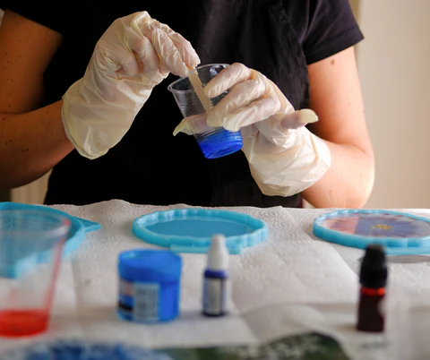 环氧树脂使用技巧 (新手入门避坑及固化全攻略)