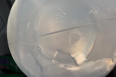 环氧树脂结晶发白结块原因 (环氧树脂变浑浊解决方法)