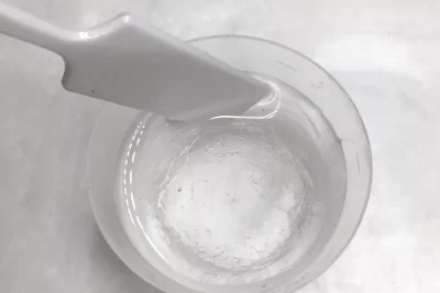 环氧树脂混合技巧（新手避坑不粘手固化方法）