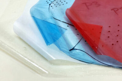 真空袋成型工艺辅材全解（脱模布导流网透气毡选型）