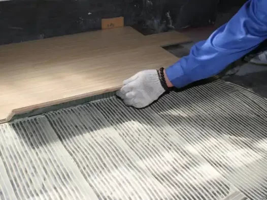 更换胶粘剂时应考虑什么？